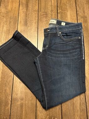 New BKE Denim Sabrina Woman’s 31 Dark Wash Straight Leg Rhinestone Jeans Pants